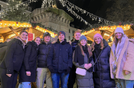 Mitarbeiter von Garrn und Nett gemeinsam auf dem Weihnachtsmarkt